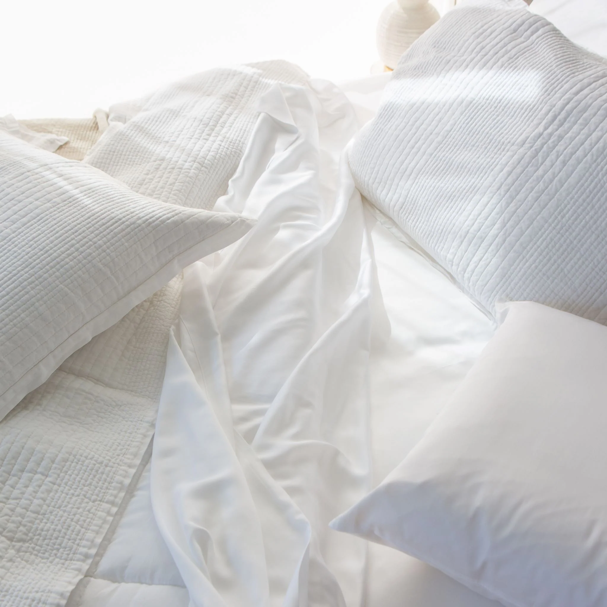 White Longaberger Quilt - Image 3