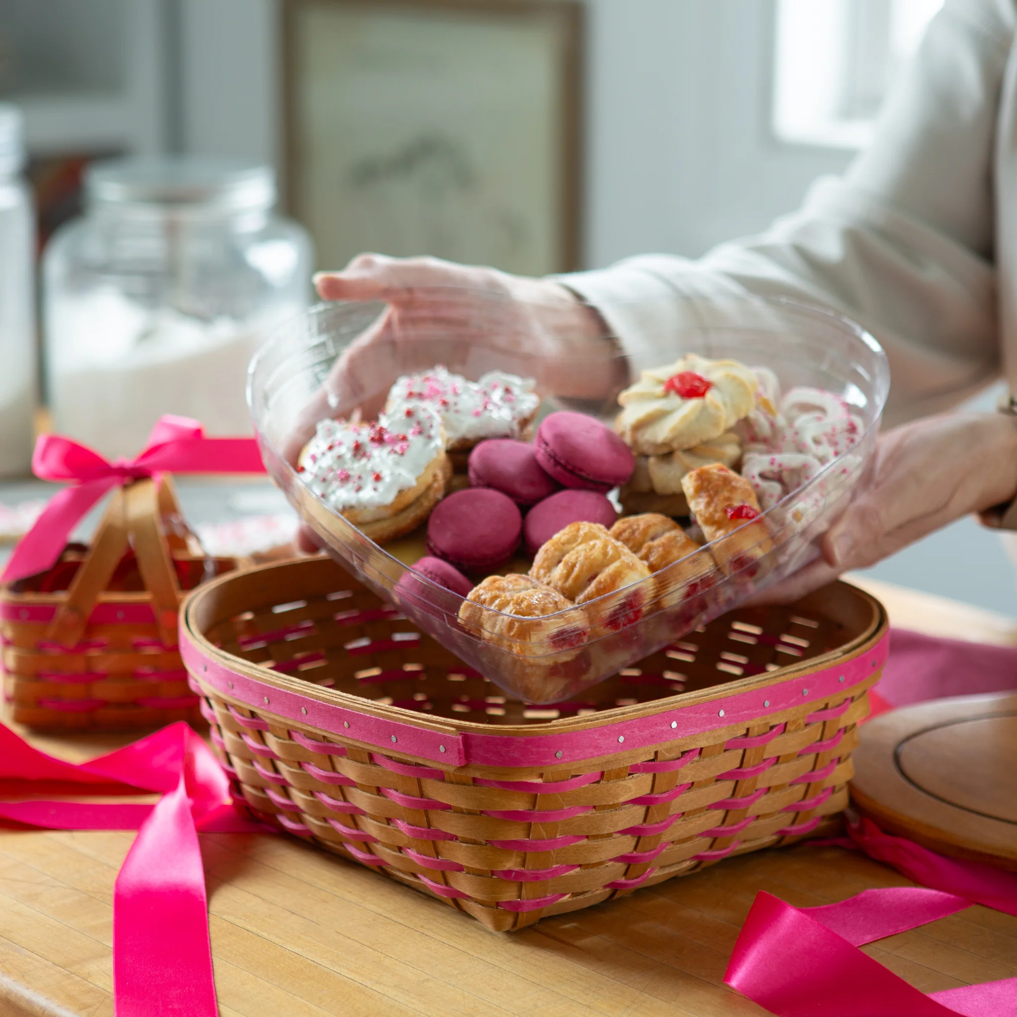 Collector's Valentine's Day 6-Piece Heartland Basket Set - Pink - Image 6